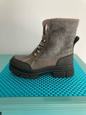UGG Gray Wool-Blend Lace-Up Lug Winter Boot NWOT Women Size 7